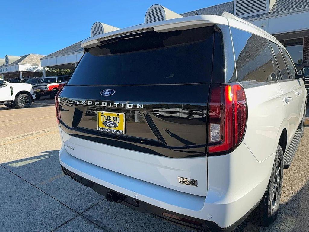 new 2025 Ford Expedition car, priced at $63,171