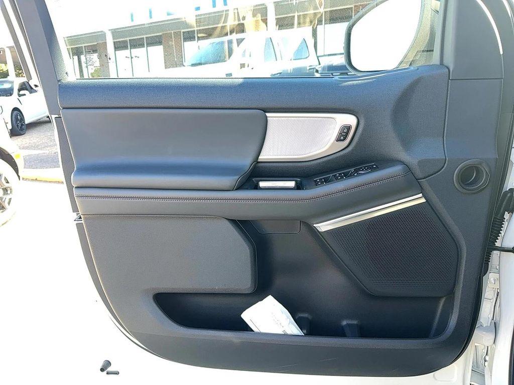 new 2025 Ford Expedition car, priced at $63,171