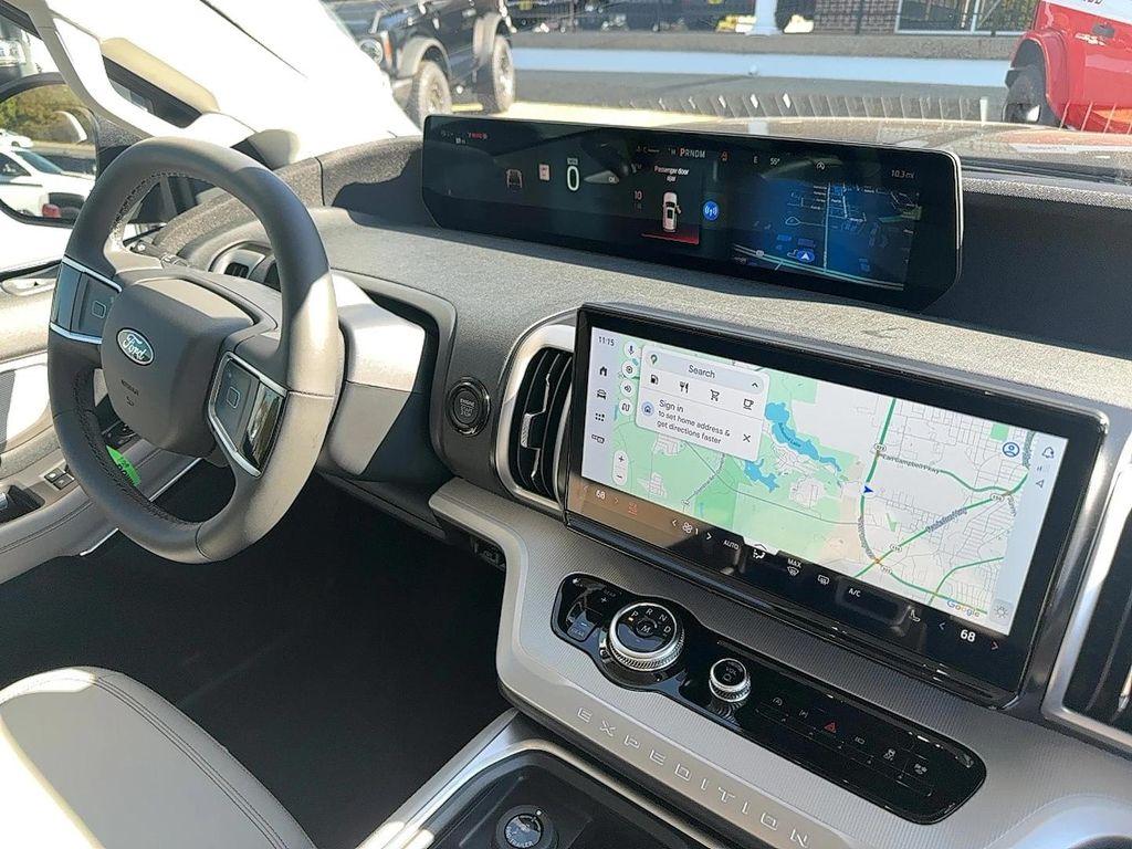 new 2025 Ford Expedition car, priced at $66,186