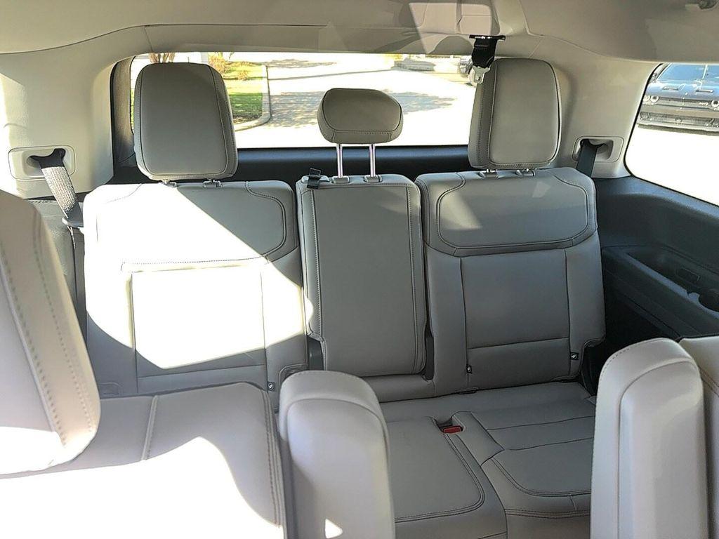 new 2025 Ford Expedition car, priced at $66,186