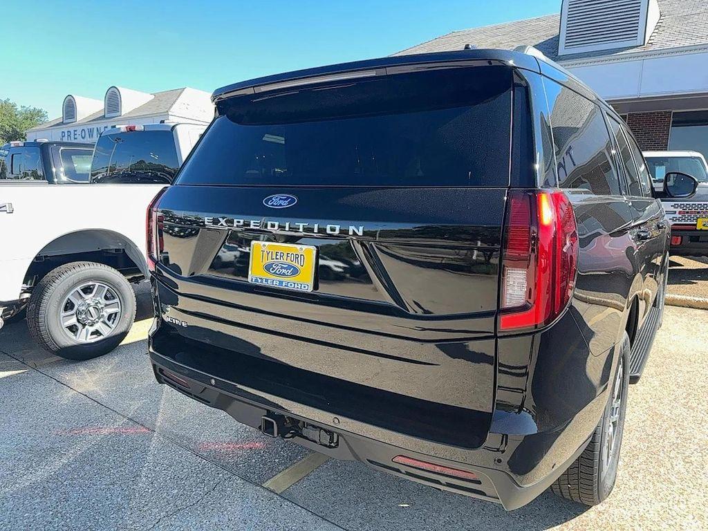 new 2025 Ford Expedition car, priced at $66,186