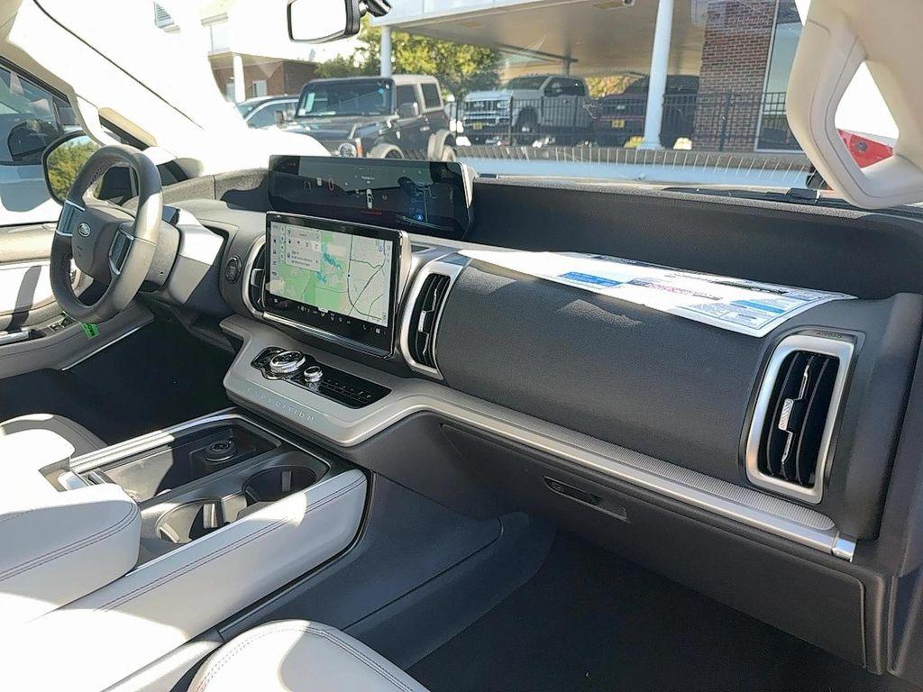 new 2025 Ford Expedition car, priced at $66,186