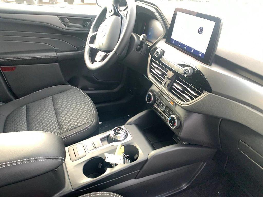 new 2025 Ford Escape car, priced at $26,664
