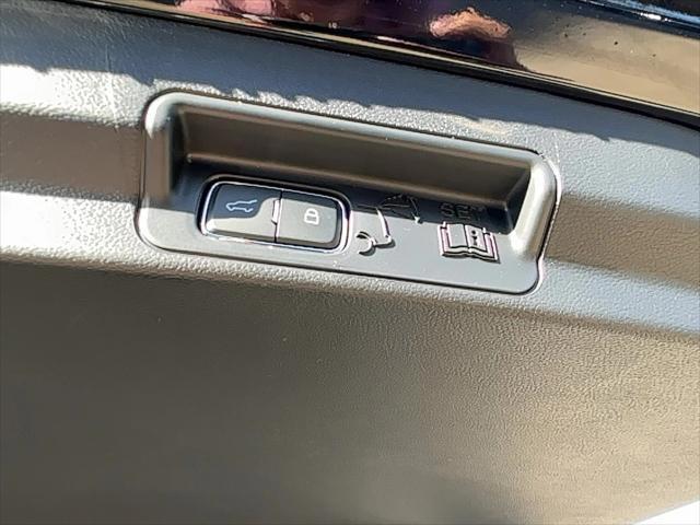 new 2025 Ford Explorer car, priced at $41,620