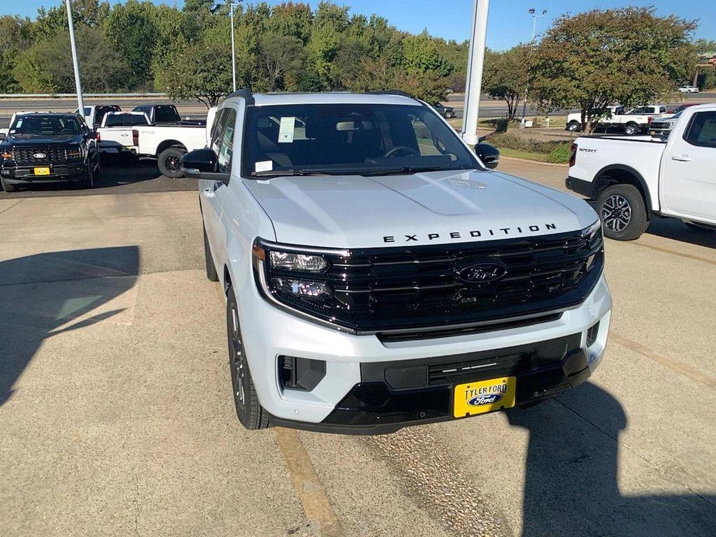 new 2025 Ford Expedition car, priced at $80,896
