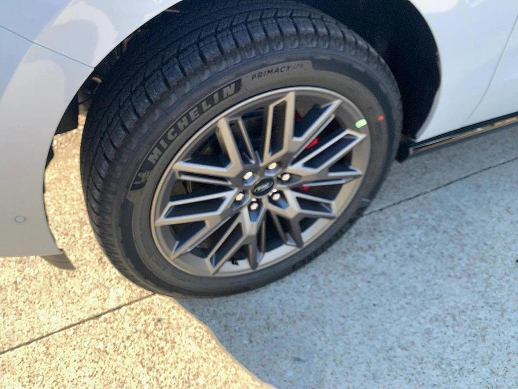 new 2025 Ford Expedition car, priced at $80,896