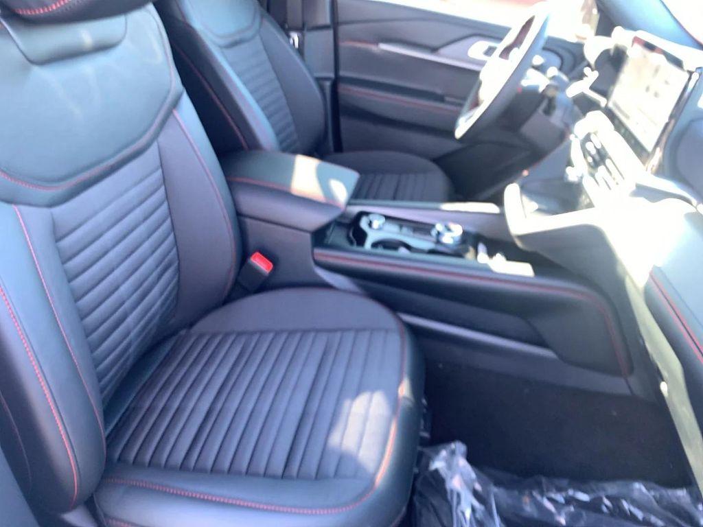 new 2025 Ford Explorer car, priced at $45,962