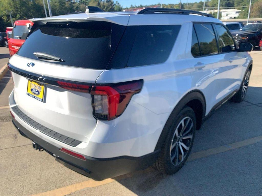 new 2025 Ford Explorer car, priced at $45,962