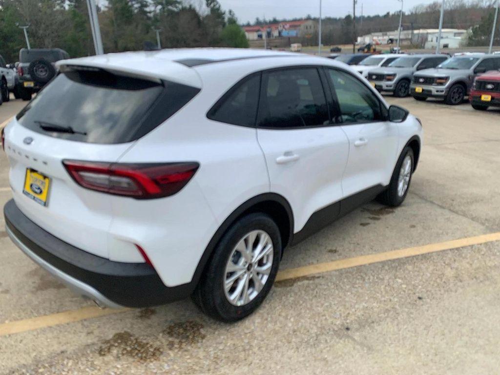 new 2025 Ford Escape car, priced at $29,404