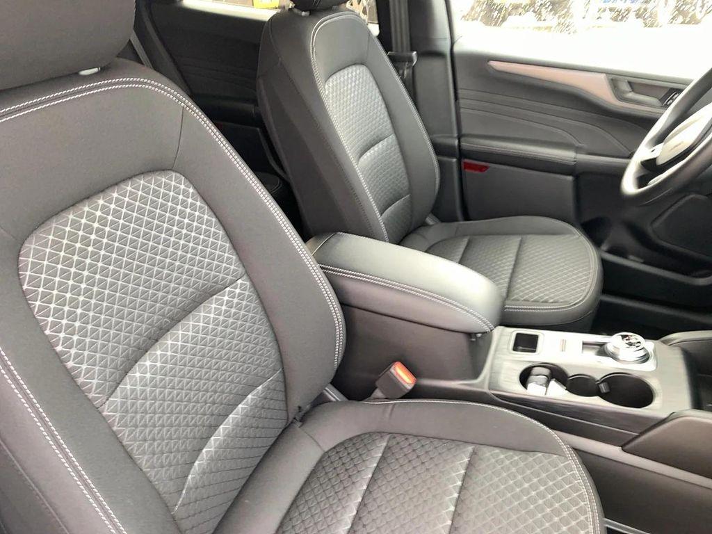 new 2025 Ford Escape car, priced at $29,404