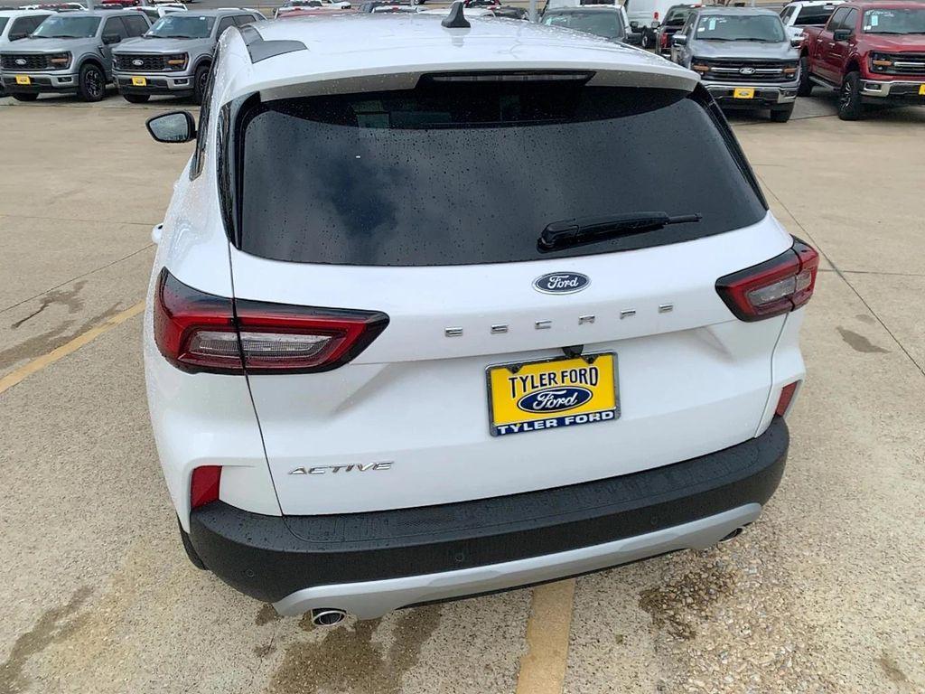 new 2025 Ford Escape car, priced at $29,404