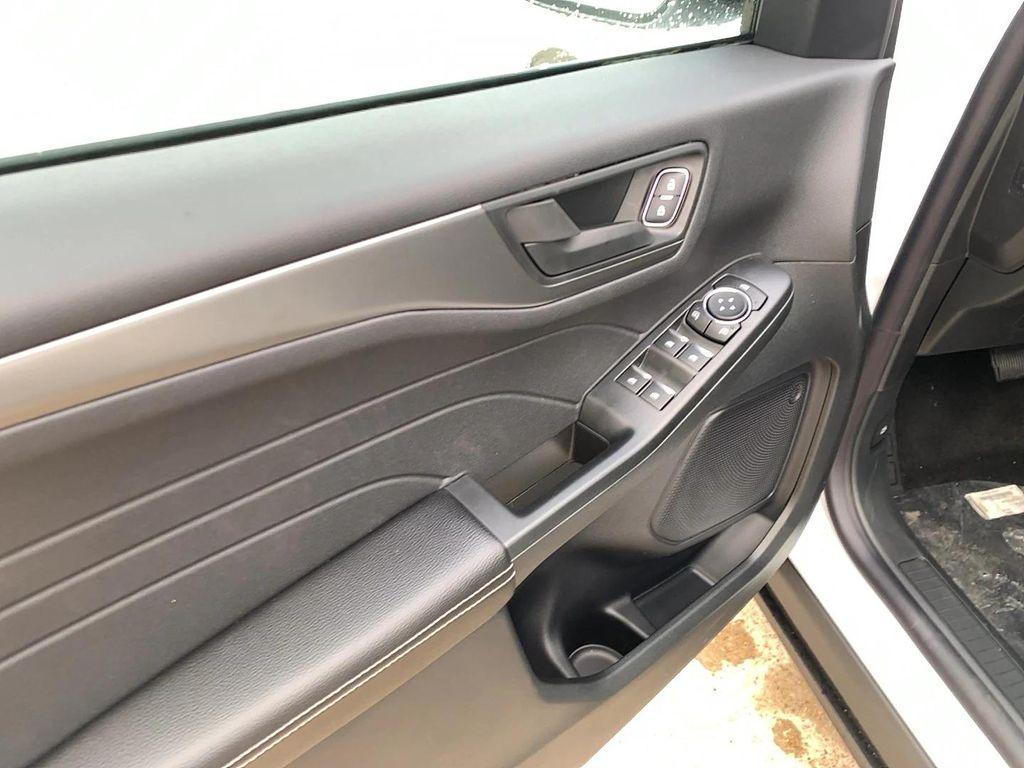 new 2025 Ford Escape car, priced at $29,404