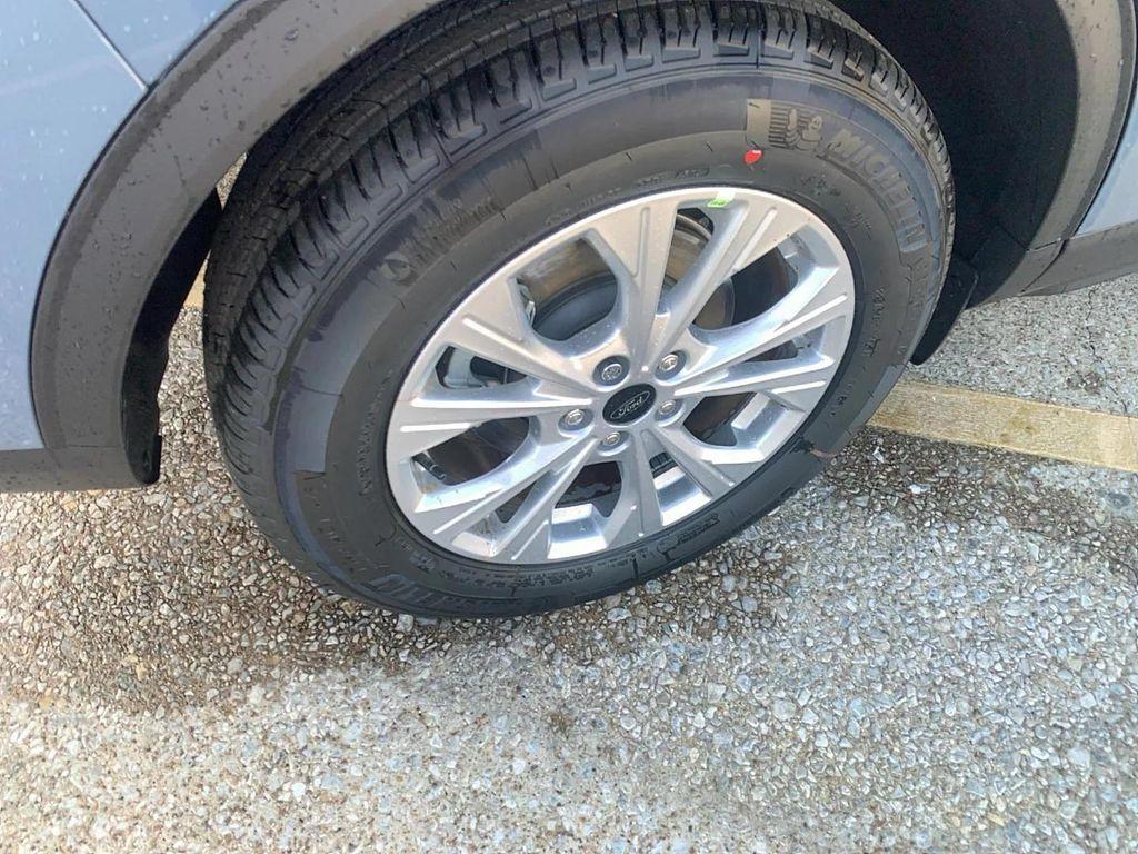 new 2025 Ford Escape car, priced at $30,297