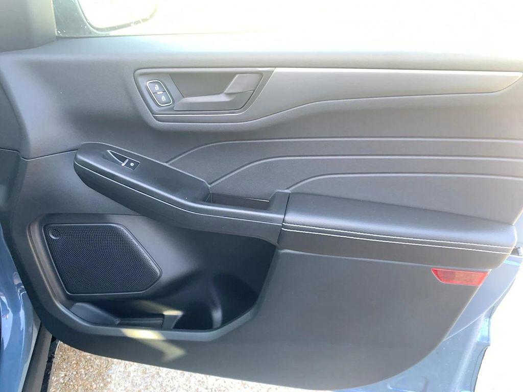 new 2025 Ford Escape car, priced at $30,297