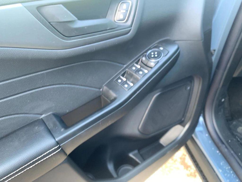 new 2025 Ford Escape car, priced at $30,297