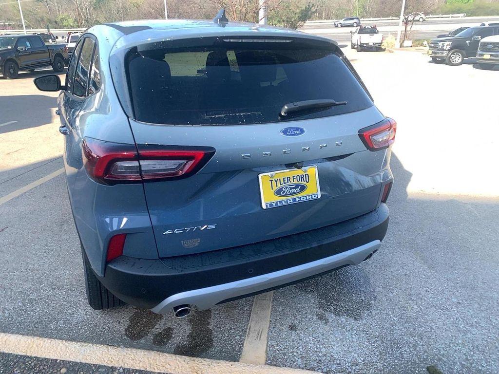 new 2025 Ford Escape car, priced at $30,297