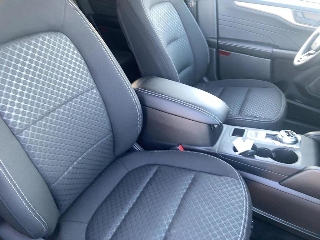 new 2025 Ford Escape car, priced at $30,297