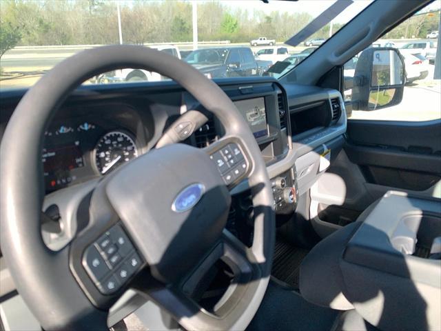 new 2025 Ford F-250 car, priced at $52,020