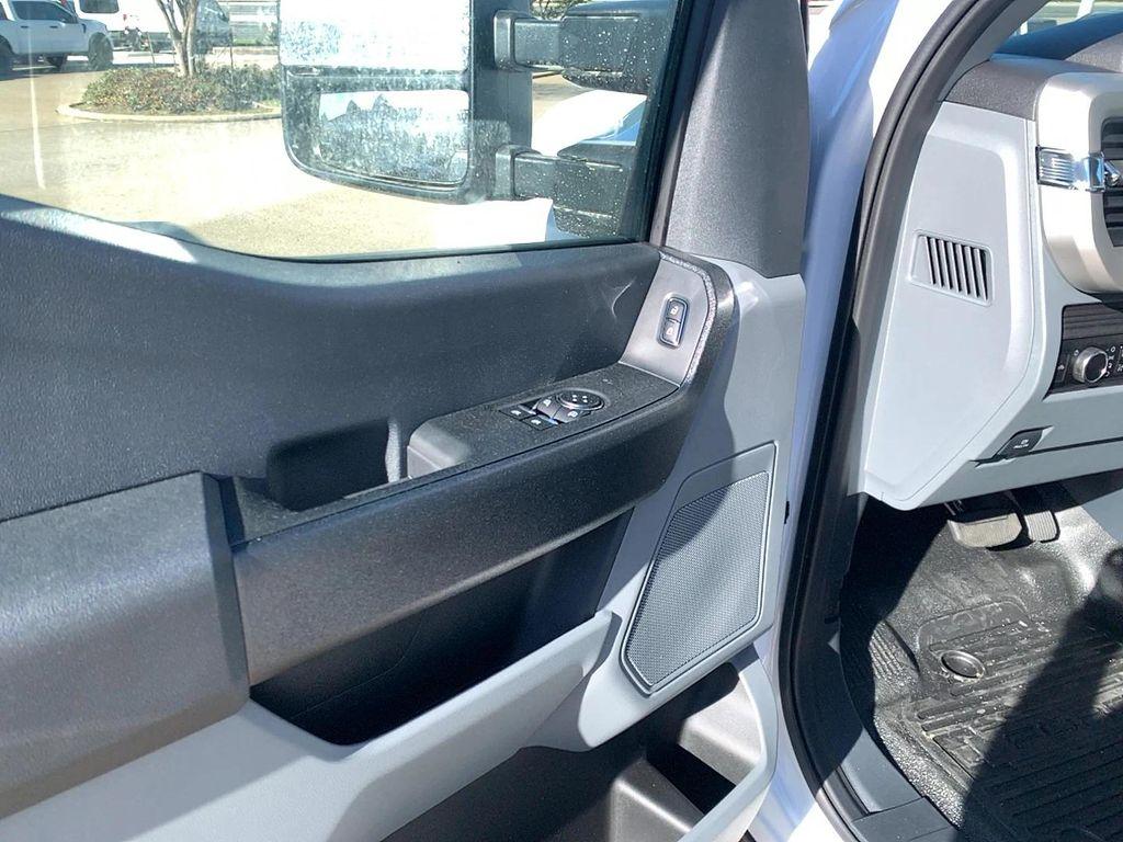 new 2025 Ford F-250 car, priced at $50,520