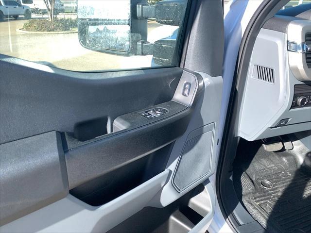 new 2025 Ford F-250 car, priced at $52,020
