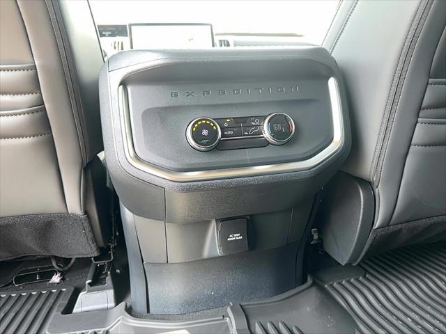 new 2025 Ford Expedition car, priced at $71,650