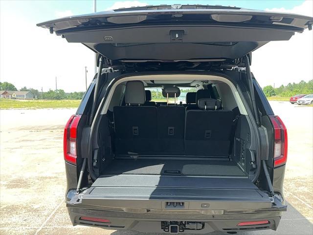 new 2025 Ford Expedition car, priced at $71,650