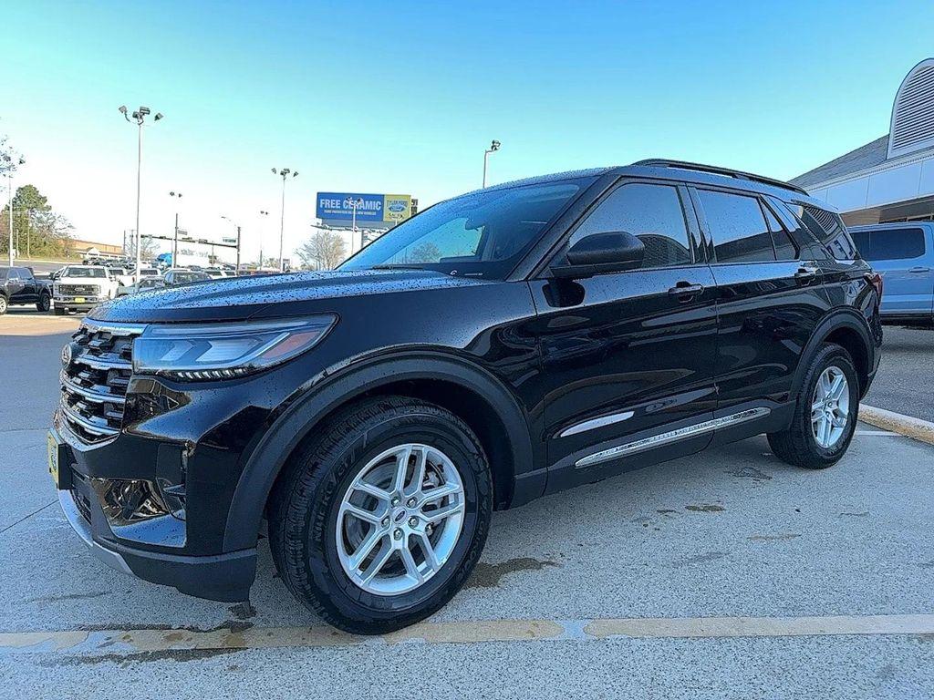 new 2025 Ford Explorer car, priced at $41,760