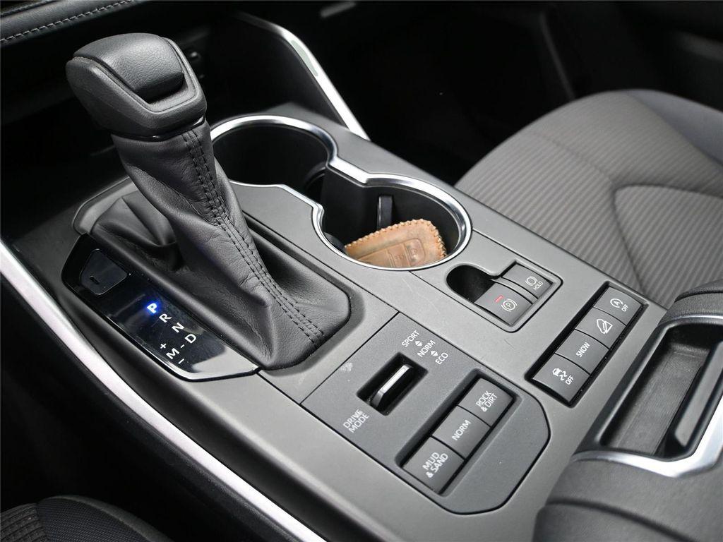 used 2020 Toyota Highlander car, priced at $25,700