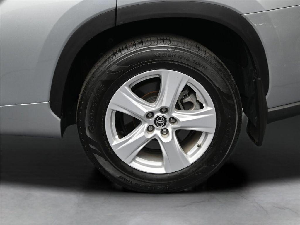used 2020 Toyota Highlander car, priced at $25,700