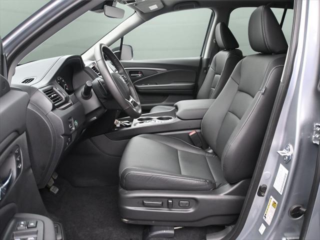 used 2025 Honda Ridgeline car, priced at $40,300