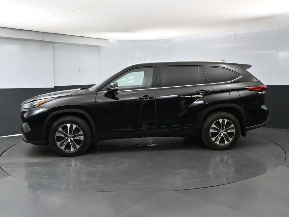 used 2021 Toyota Highlander car, priced at $27,000