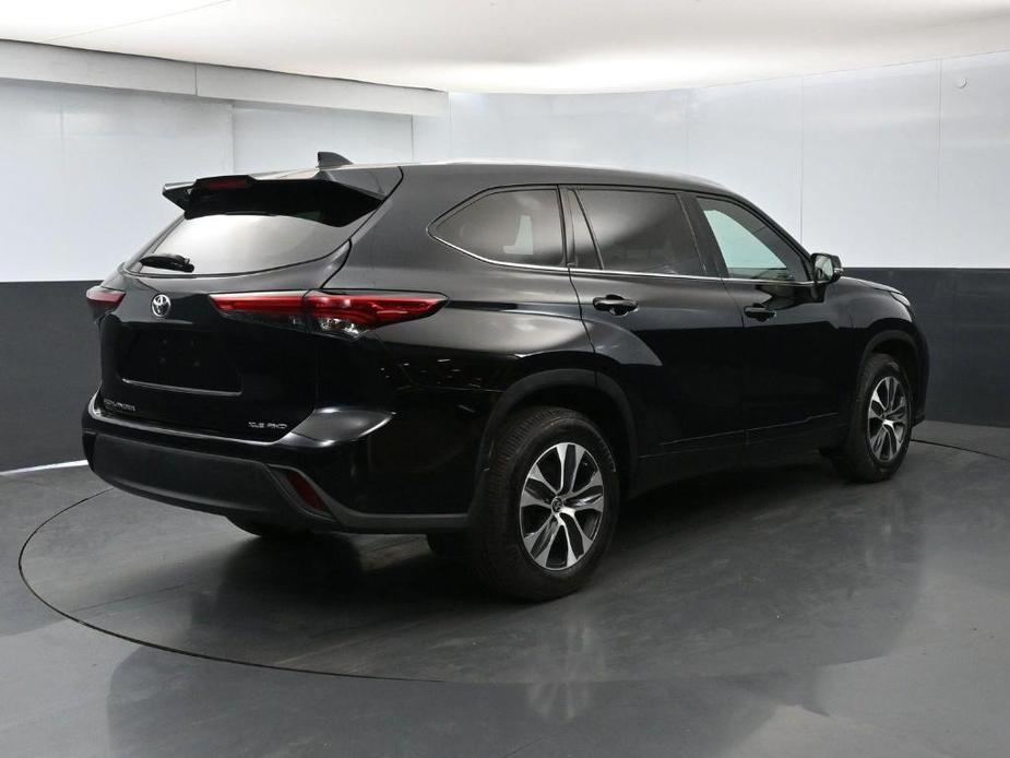 used 2021 Toyota Highlander car, priced at $27,000