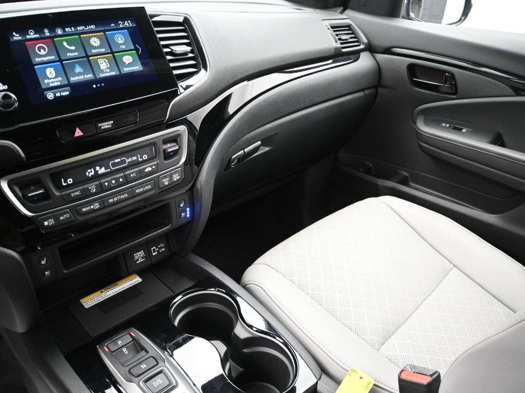used 2022 Honda Passport car, priced at $35,000