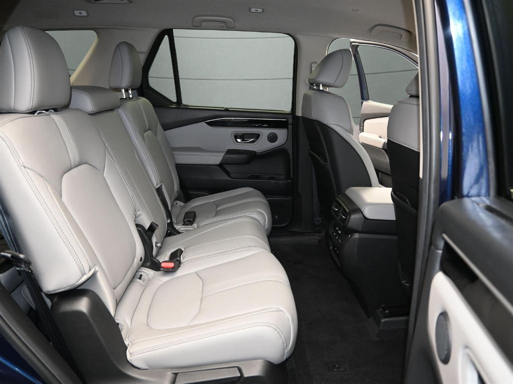 used 2025 Honda Pilot car, priced at $43,000