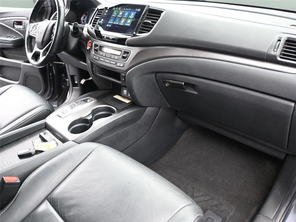 used 2022 Honda Pilot car, priced at $27,000