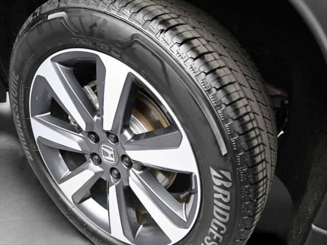 used 2025 Honda Pilot car, priced at $50,400