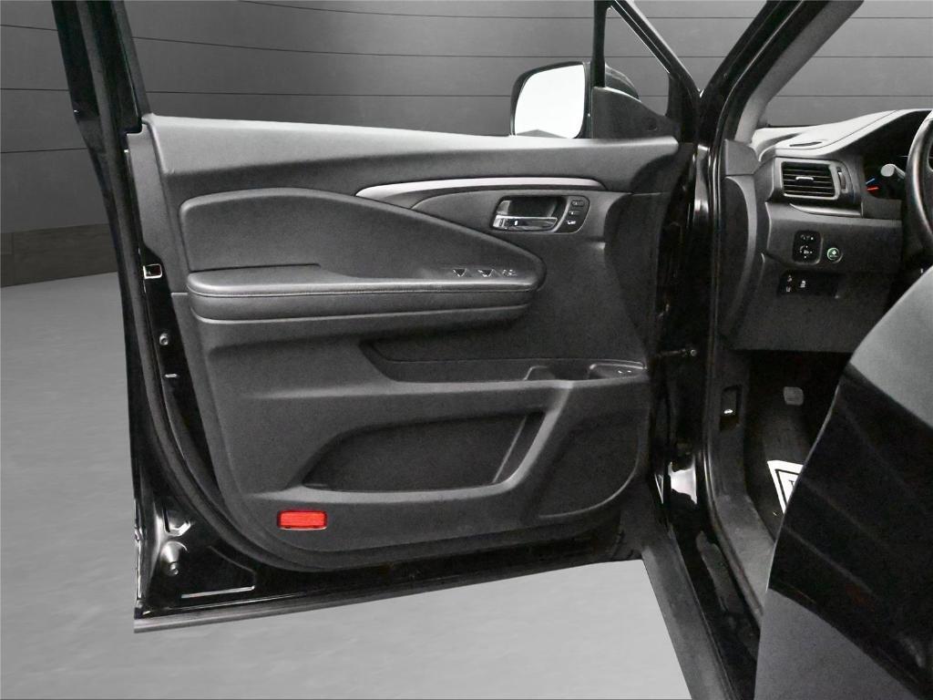 used 2020 Honda Pilot car, priced at $26,000