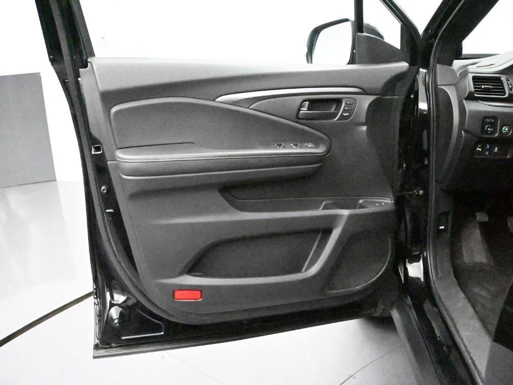 used 2023 Honda Passport car, priced at $29,000