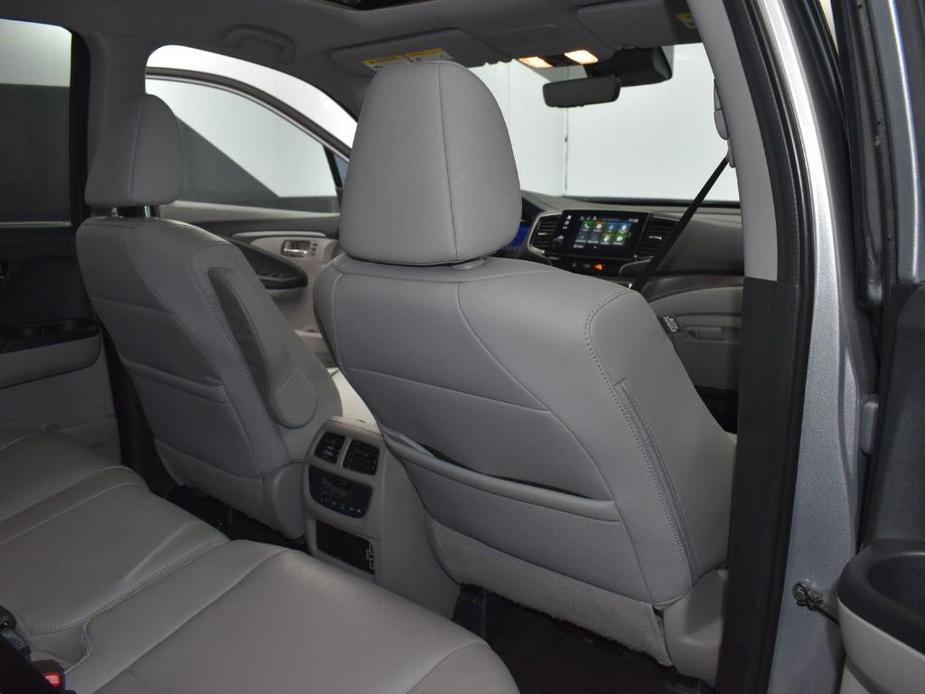 used 2022 Honda Pilot car, priced at $29,000