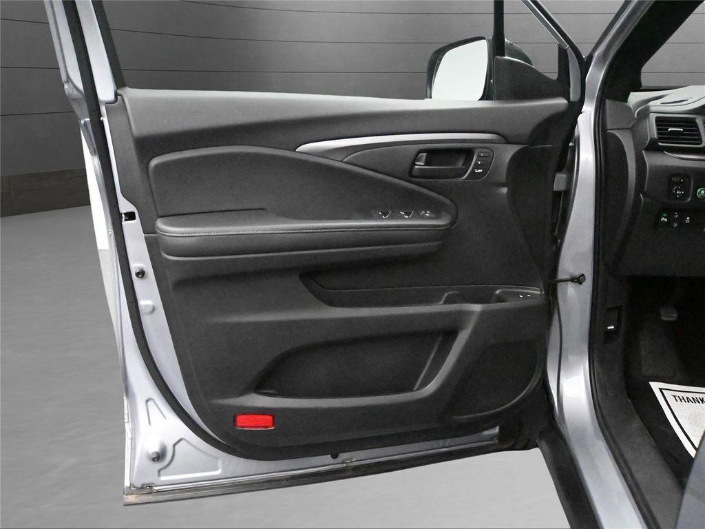 used 2022 Honda Passport car, priced at $27,500