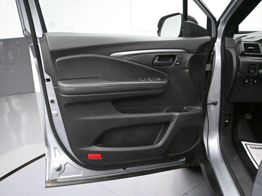 used 2022 Honda Passport car, priced at $28,735