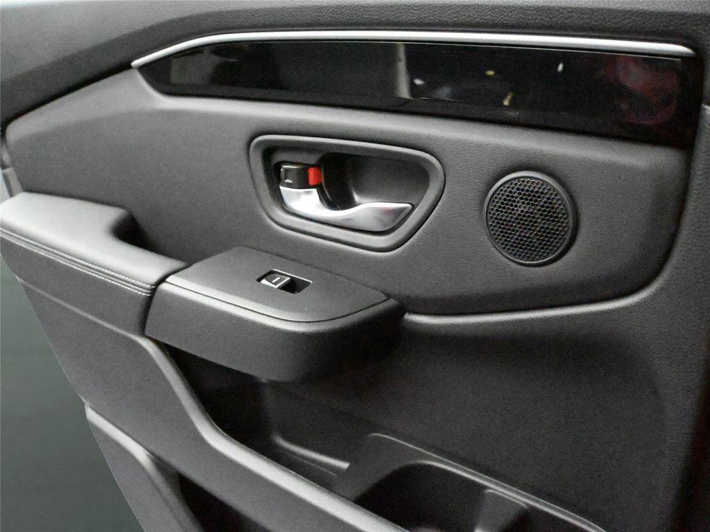 used 2025 Honda Pilot car, priced at $43,500