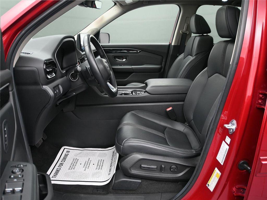 used 2025 Honda Pilot car, priced at $43,500