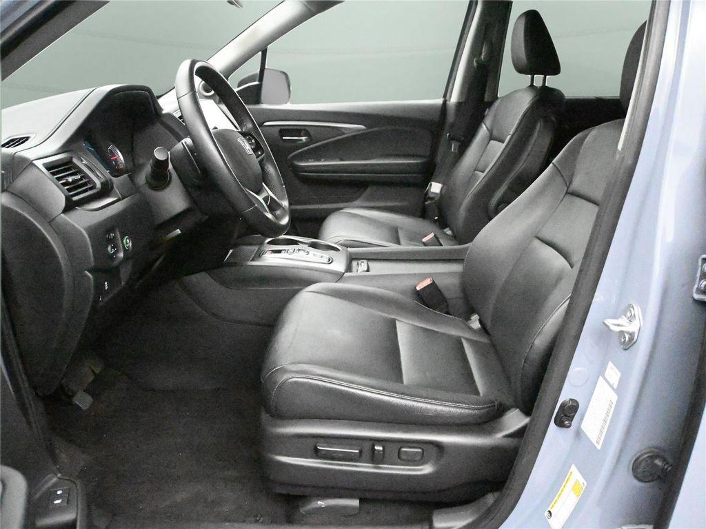 used 2022 Honda Pilot car, priced at $28,000