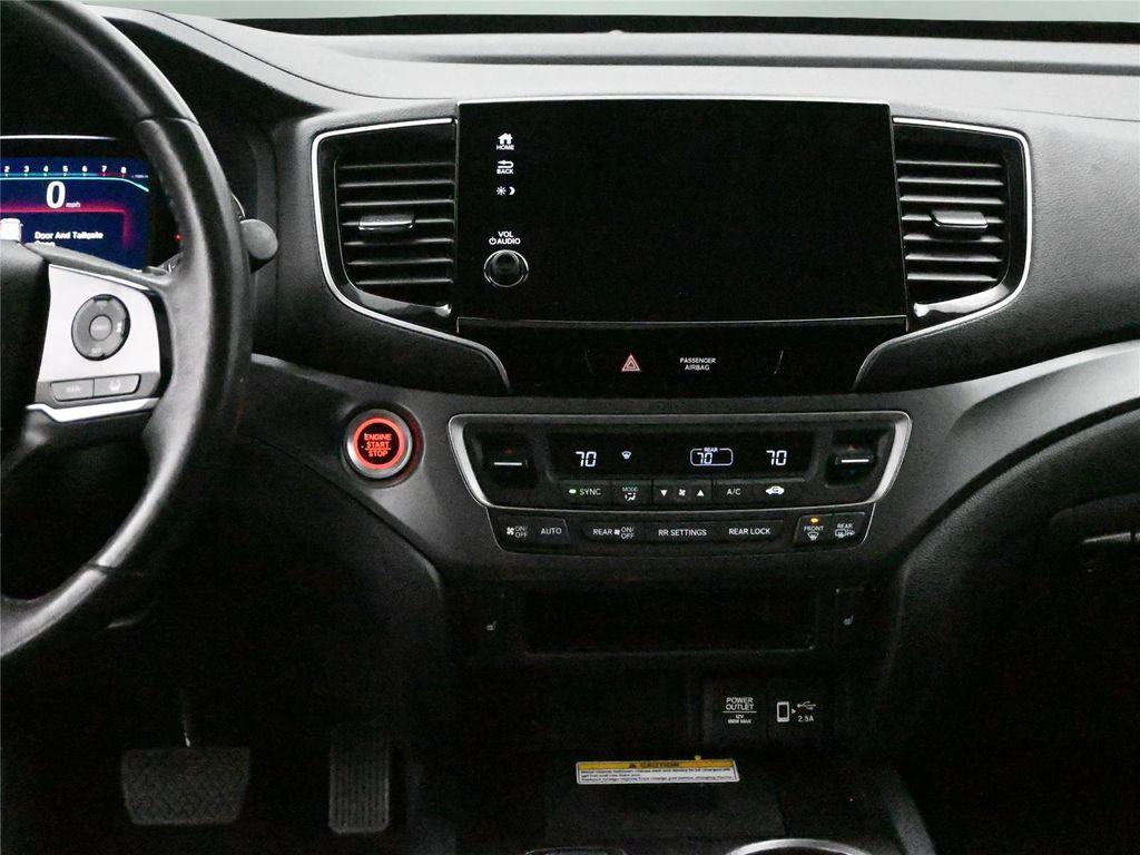 used 2022 Honda Pilot car, priced at $28,000