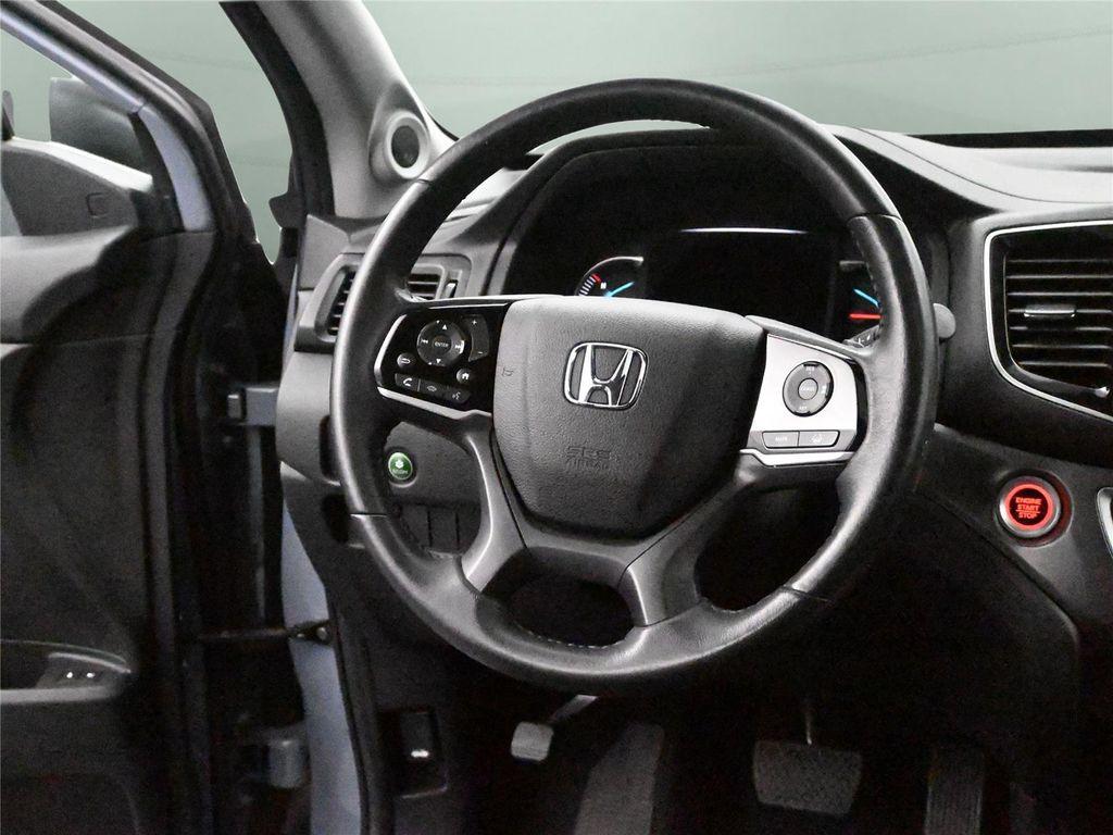 used 2022 Honda Pilot car, priced at $28,000