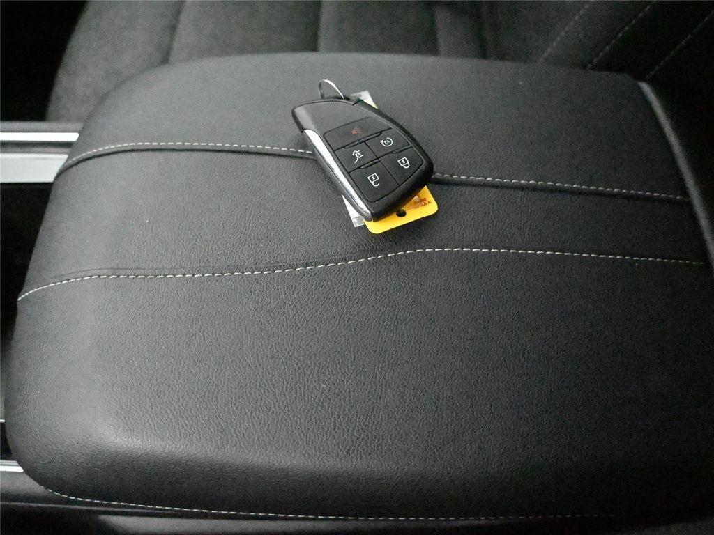 used 2025 Chevrolet Traverse car, priced at $35,500