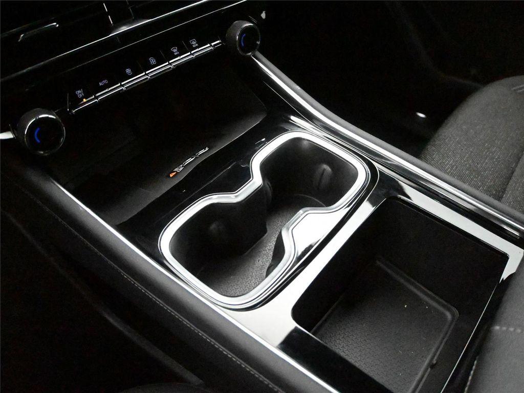 used 2025 Chevrolet Traverse car, priced at $35,500