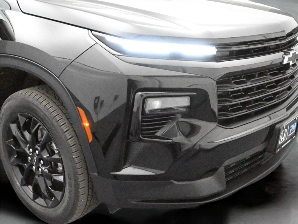 used 2025 Chevrolet Traverse car, priced at $35,500