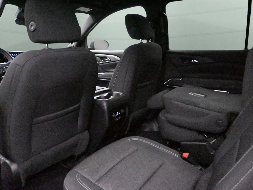 used 2025 Chevrolet Traverse car, priced at $35,500